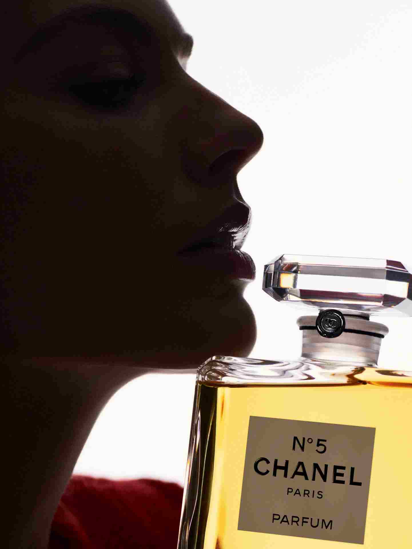 Margot Robbie je novo lice CHANEL N°5