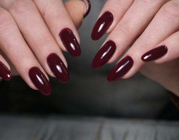 Cherry Mocha manikir: Top trend za elegantan izgled