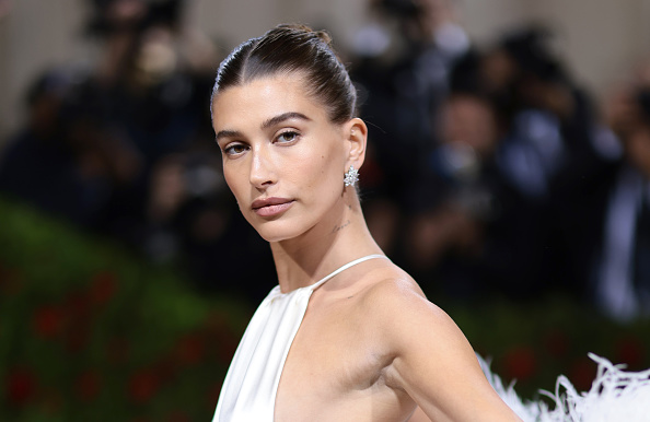 Hailey Bieber: Brza i jednostavna zimska šminka