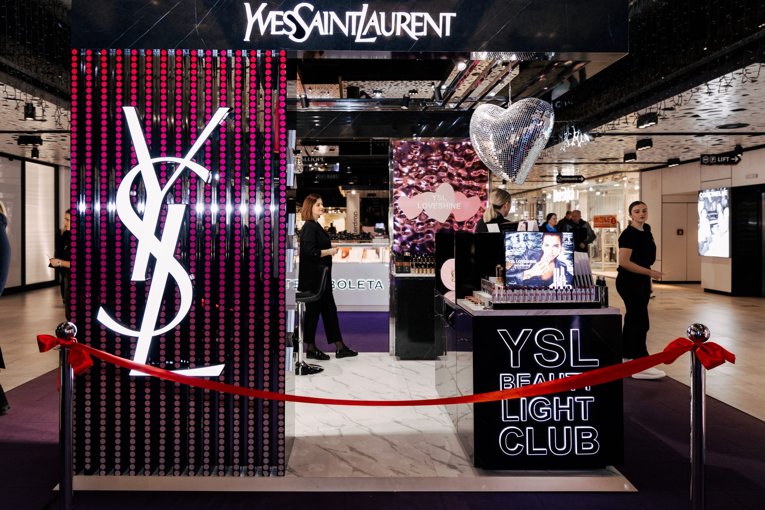 Otvoren je luksuzni pop-up store YSL Beauty Light Club u Sarajevu