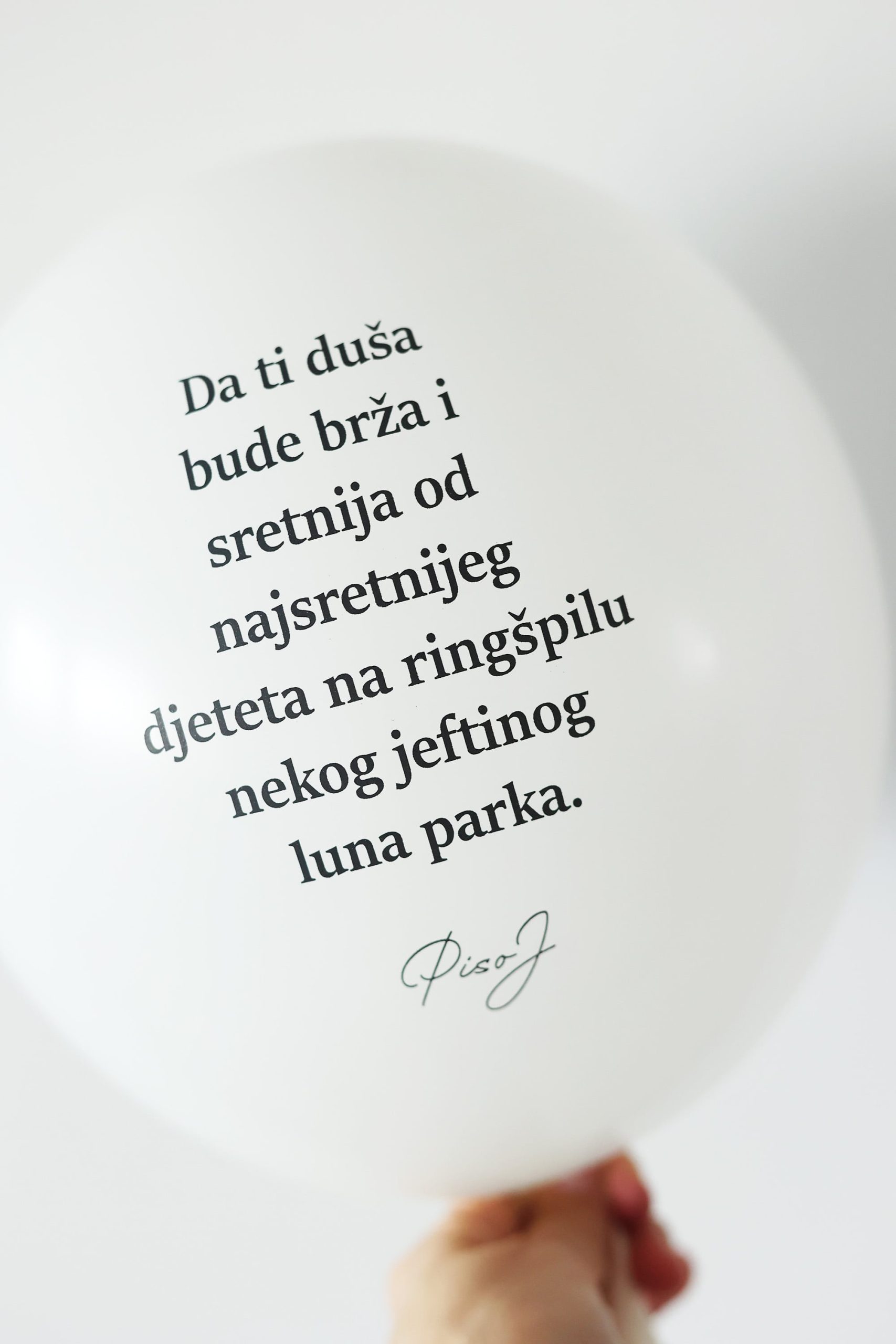 Josip Milanović – PisoJ predstavlja ekskluzivne čestitke s emocijom